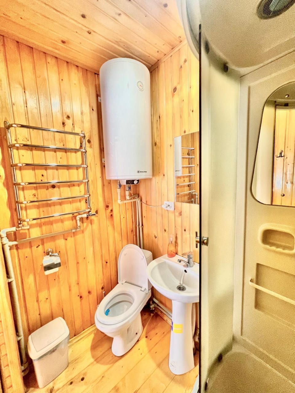 Хатинка Bed and Breakfast in Ukraine