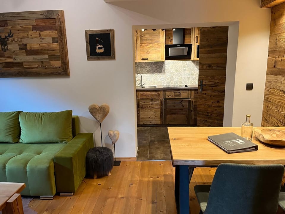 Apart Hansler "das Liara" mit Infrarotkabine und Balkon Apartment in Garmisch-Partenkirchen