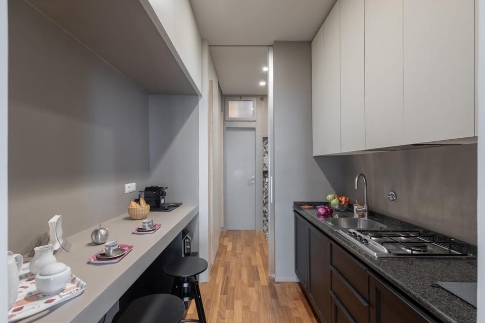 Kitchen or kitchenette, Dining area, oven, stove