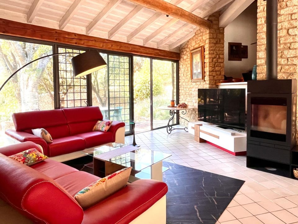 Communal lounge/ TV room, TV and multimedia, Living room, Seating area