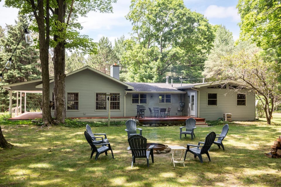 Torch Lake House Central Lake House in Torch Lake