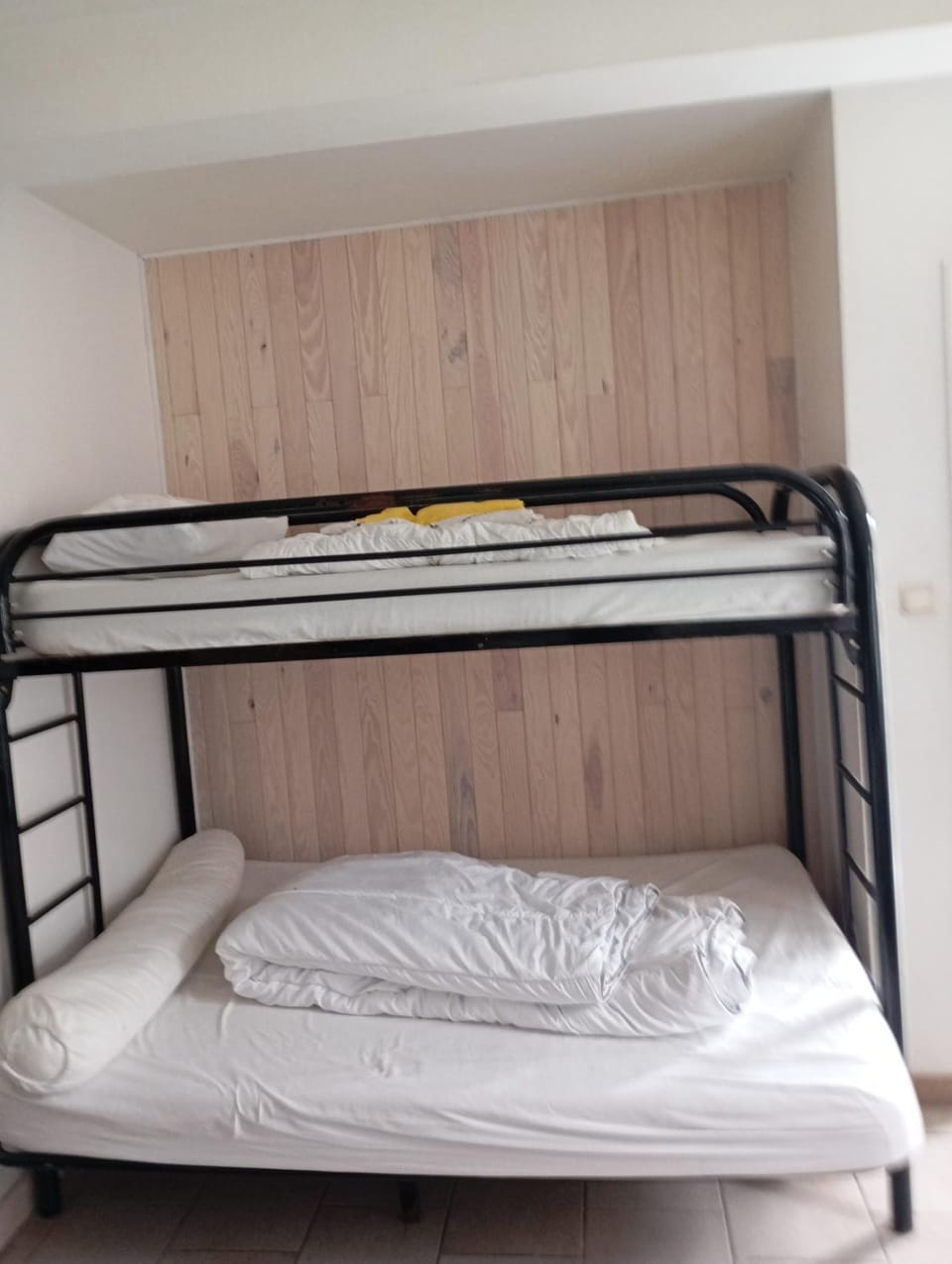 Bed, bunk bed