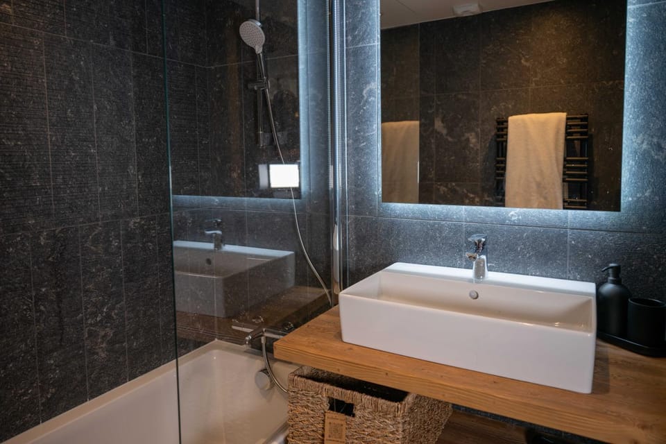 Bathroom, Bath