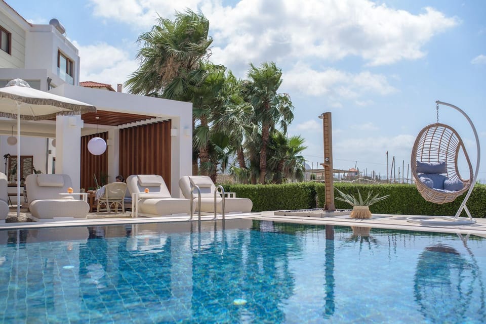 Day, Pool view, Swimming pool, sunbed