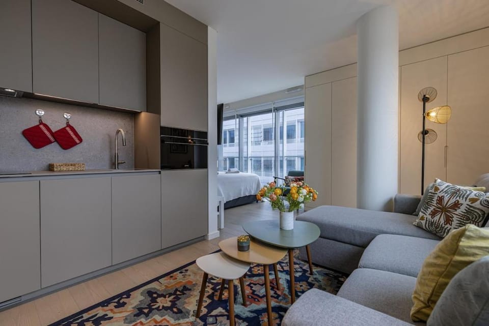 Kitchen or kitchenette, Living room