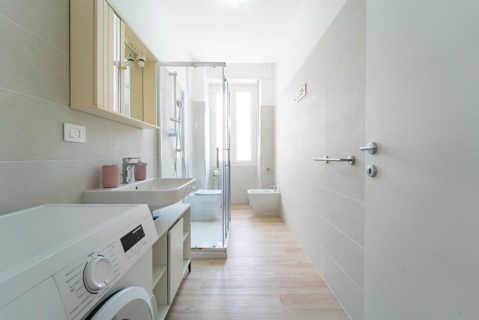 Bathroom, washing machine