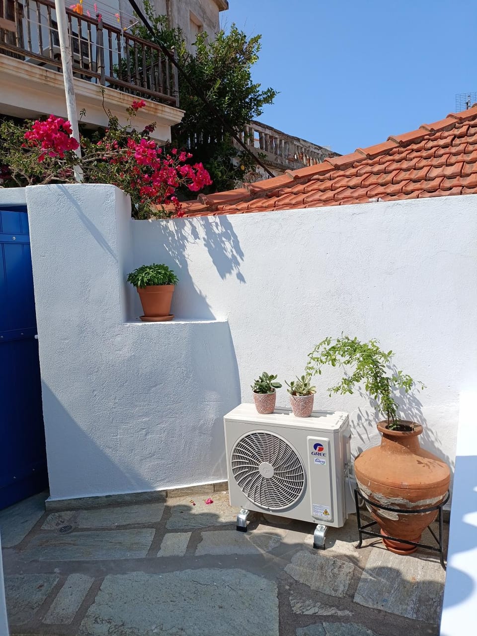 Patio, air conditioner