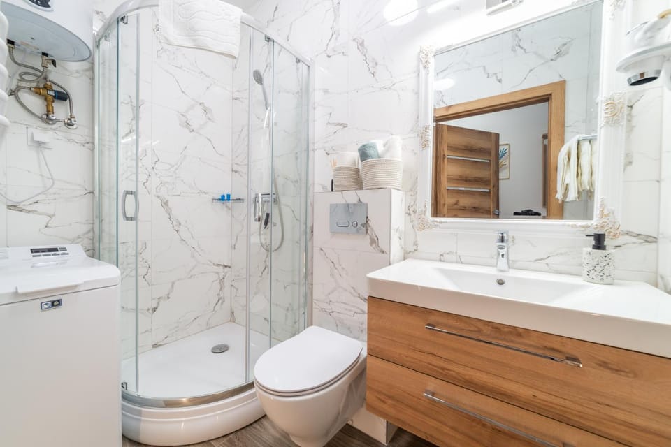 Shower, Bathroom
