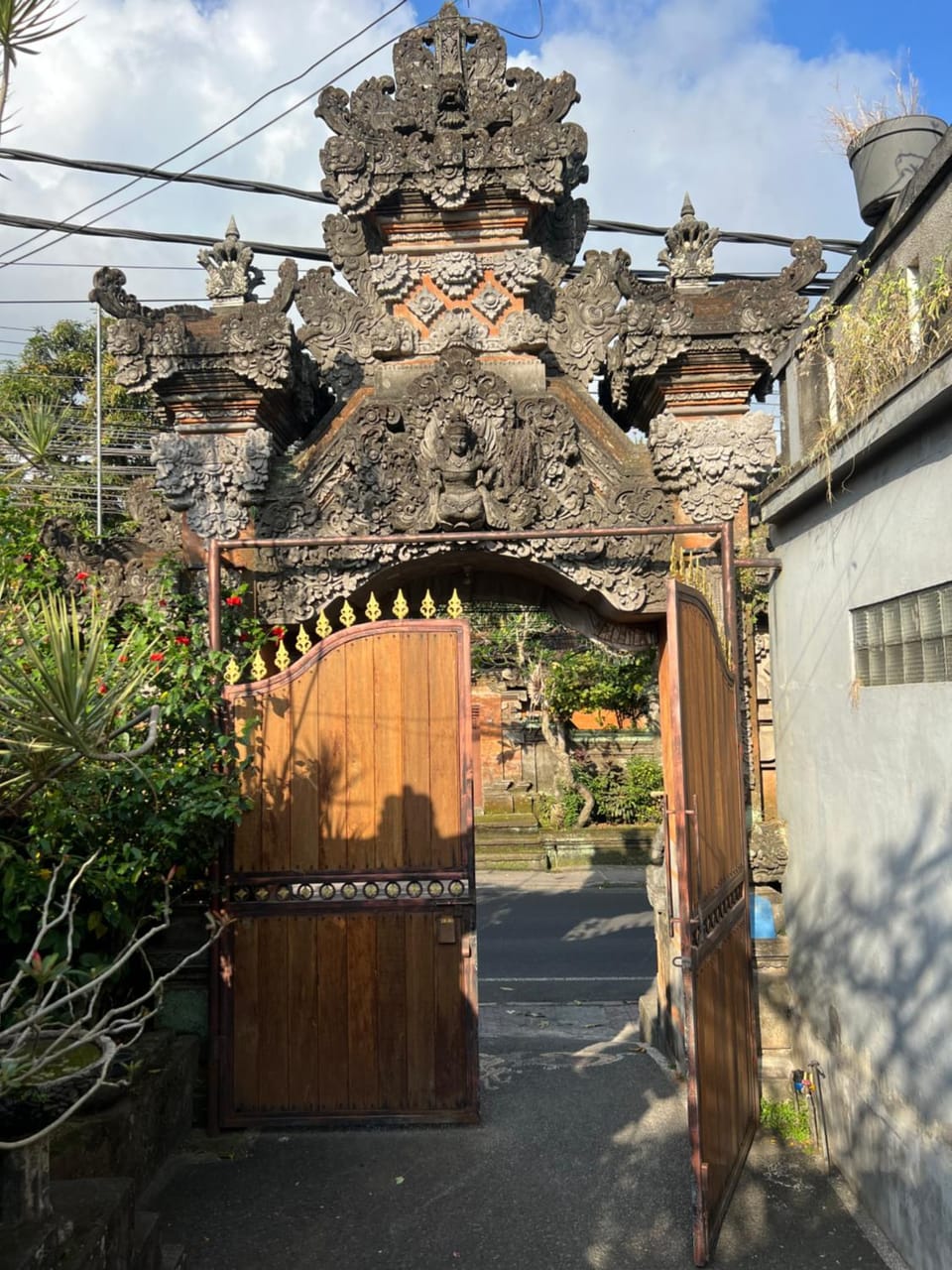 Facade/entrance, Day