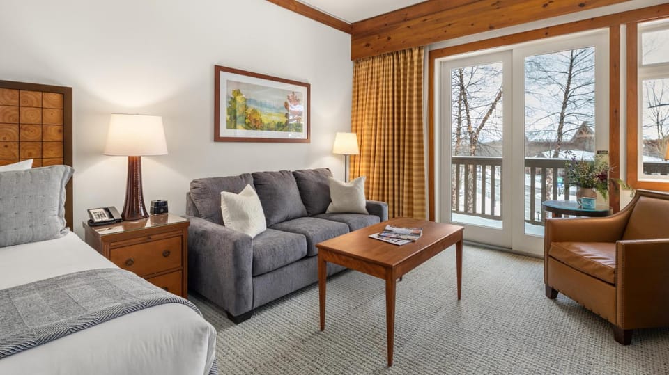 1216 - Studio- Lodge At Spruce Peak Ski in Ski Out - Stowe Mt Resort - Ski in Ski out - Sleeps 4 Resort in Stowe