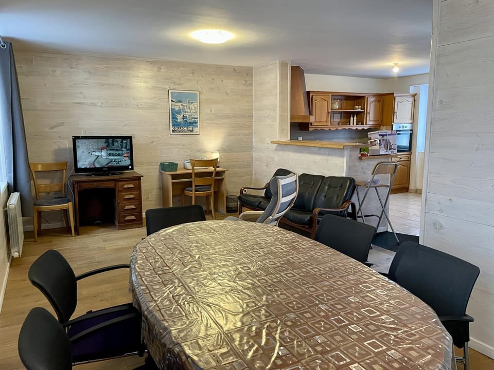 TV and multimedia, Kitchen or kitchenette, Seating area, Dining area