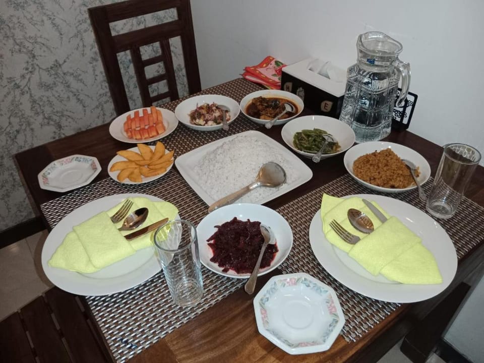 Restaurant/places to eat, Breakfast, Lunch, Lunch