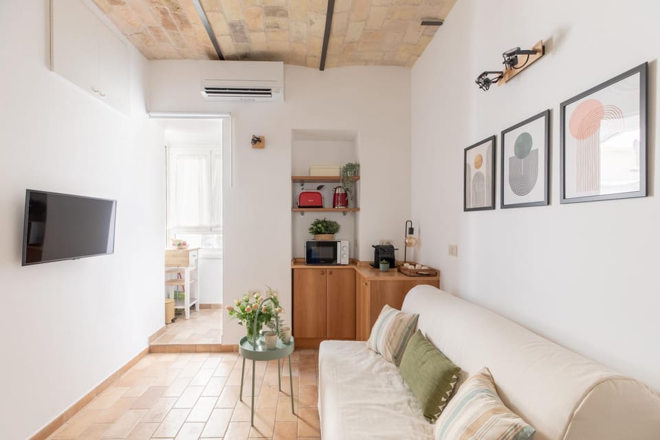Kitchen or kitchenette, Living room, air conditioner