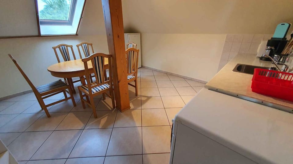 Coffee/tea facilities, Dining area