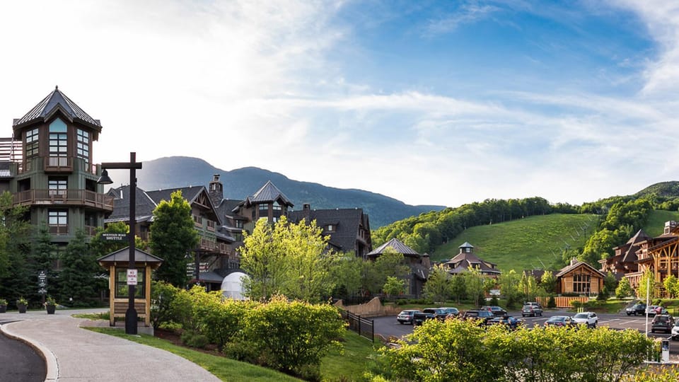 1434 - Studio - Spruce Peak Lodge - Stowe Mt Resort - Ski in Ski out - Sleeps 4 Resort in Stowe