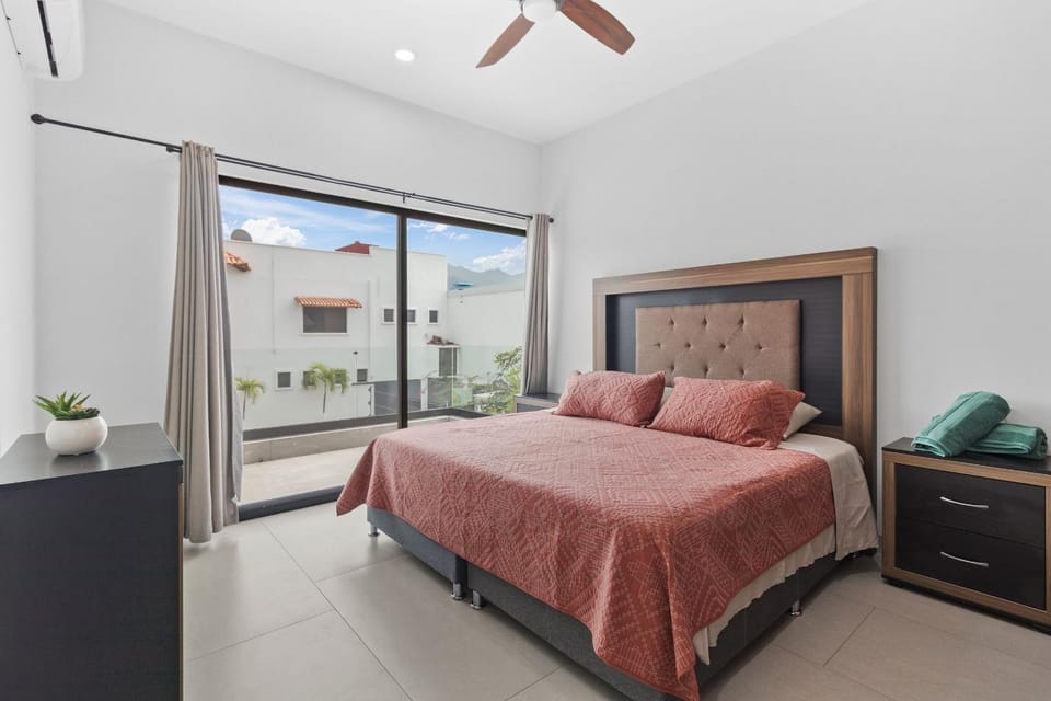 Bed, Photo of the whole room