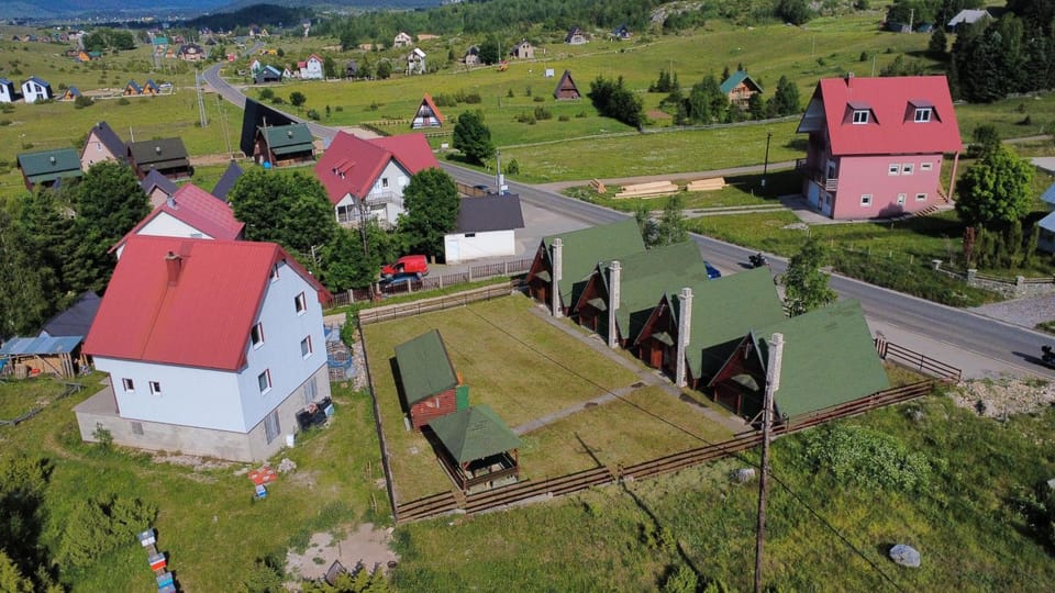 Property building, Natural landscape, Garden