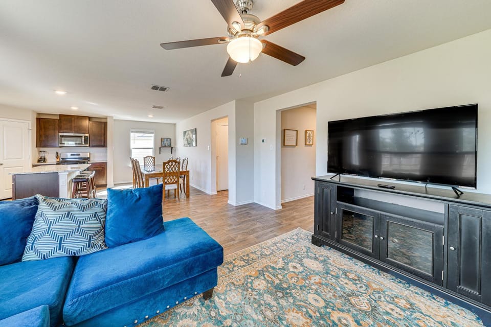 San Antonio Home with Pool Access 11 Mi to SeaWorld House in San Antonio