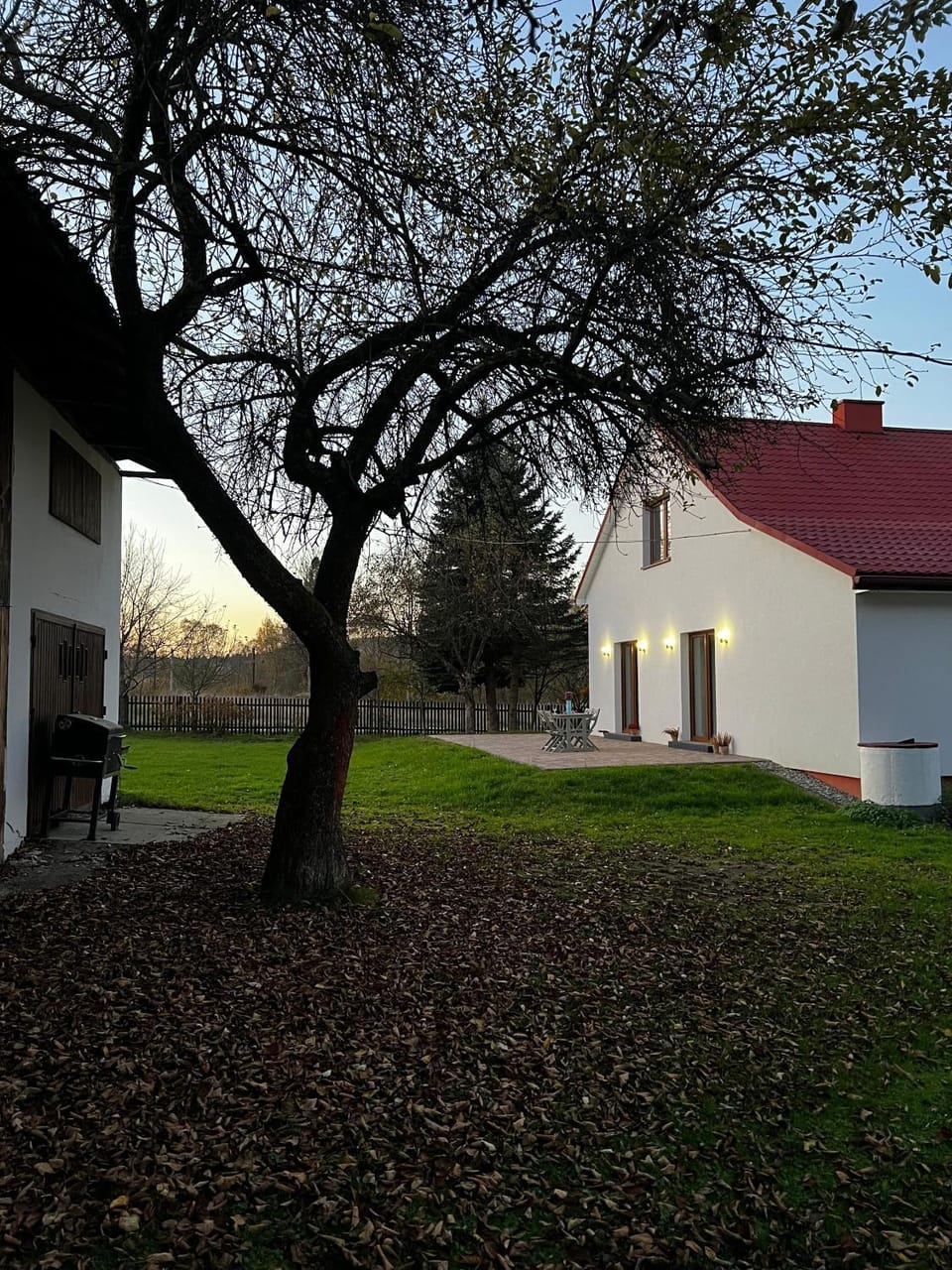 Property building, Spring, Day, Natural landscape, Garden, Garden view