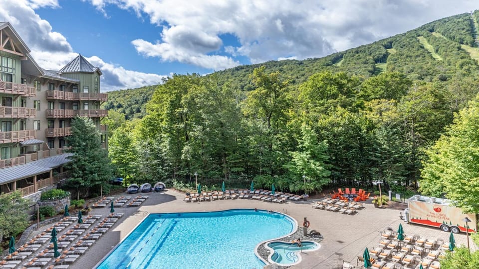 337 - Studio- Lodge At Spruce Peak -Stowe Mt Resort- Ski in Ski out - Sleeps 4 Resort in Stowe