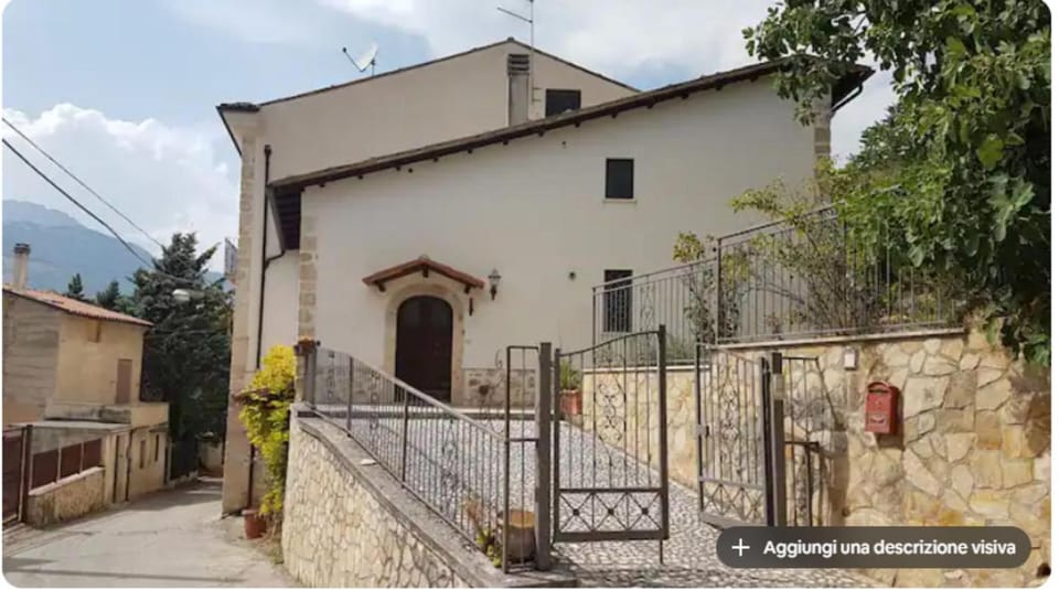 Abruzzo Favolosa Villa Vista Monte Sirente Parco Sirente Velino Villa in Abruzzo