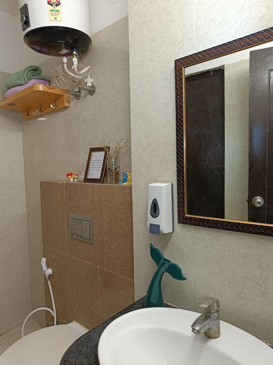 5 Mins from Prem Mandir 1 BHK Apartment Apartment in Uttar Pradesh