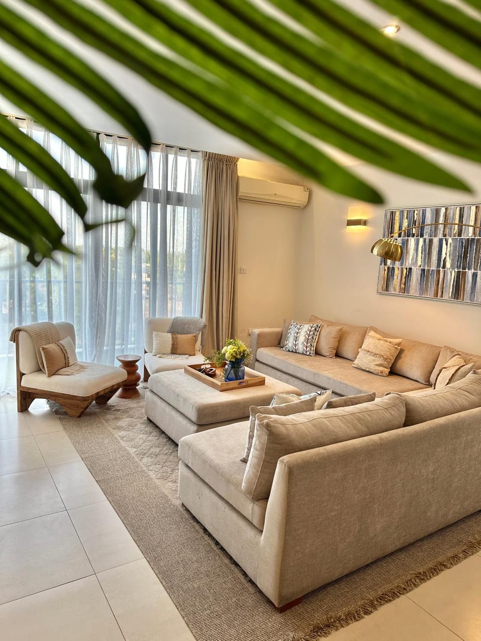 CoastalHome 75inch TV 5min drive to the City & Beach Apartment in City of Dar es Salaam