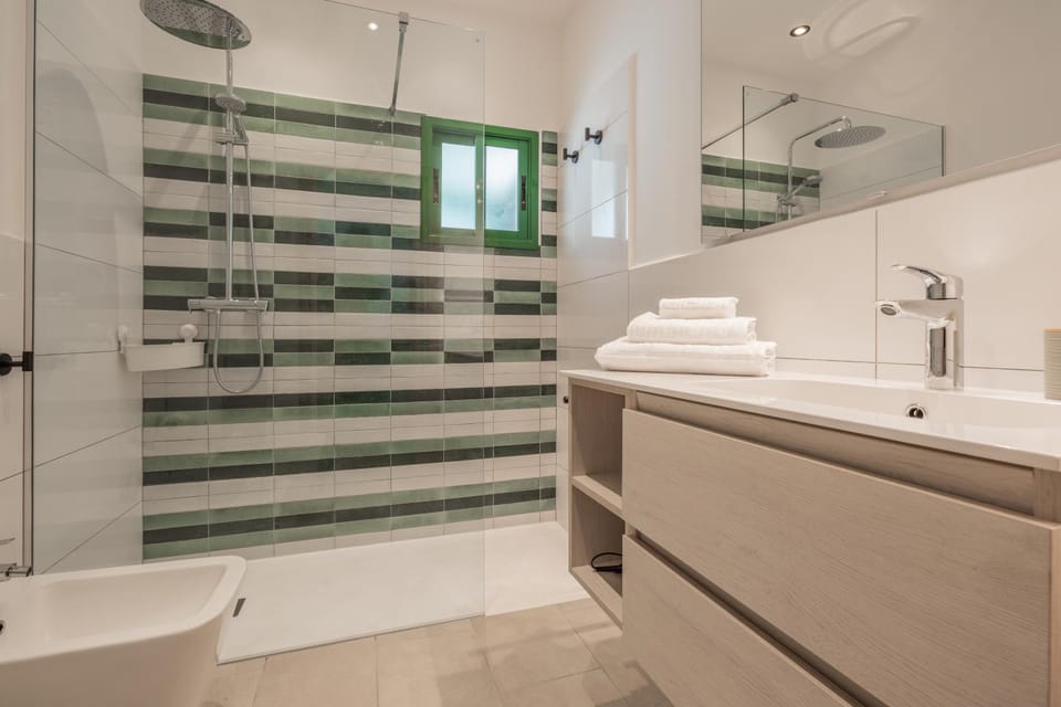 Shower, Toilet, Bathroom, bidet