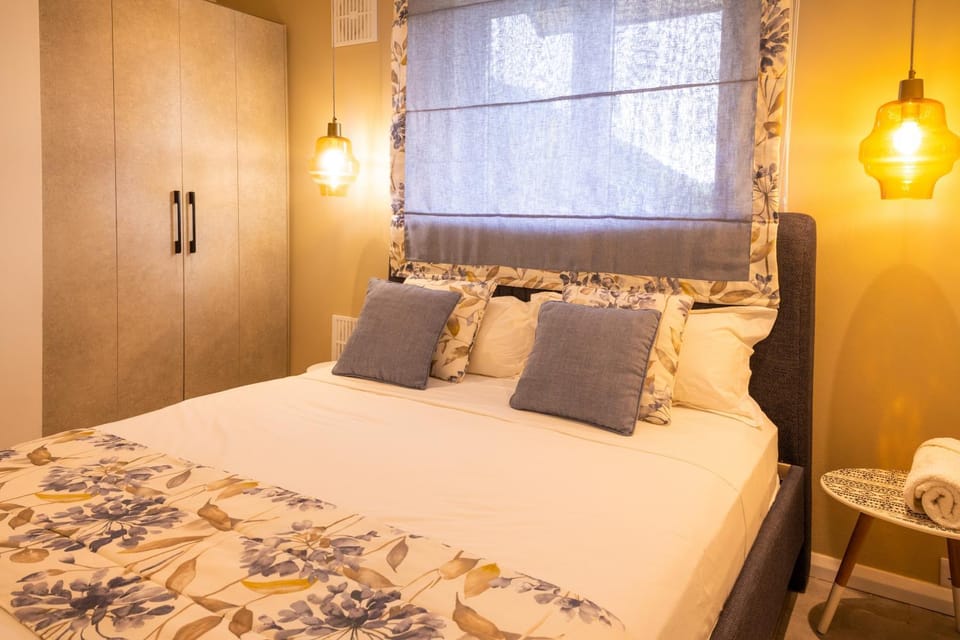Bed, Bedroom, wardrobe