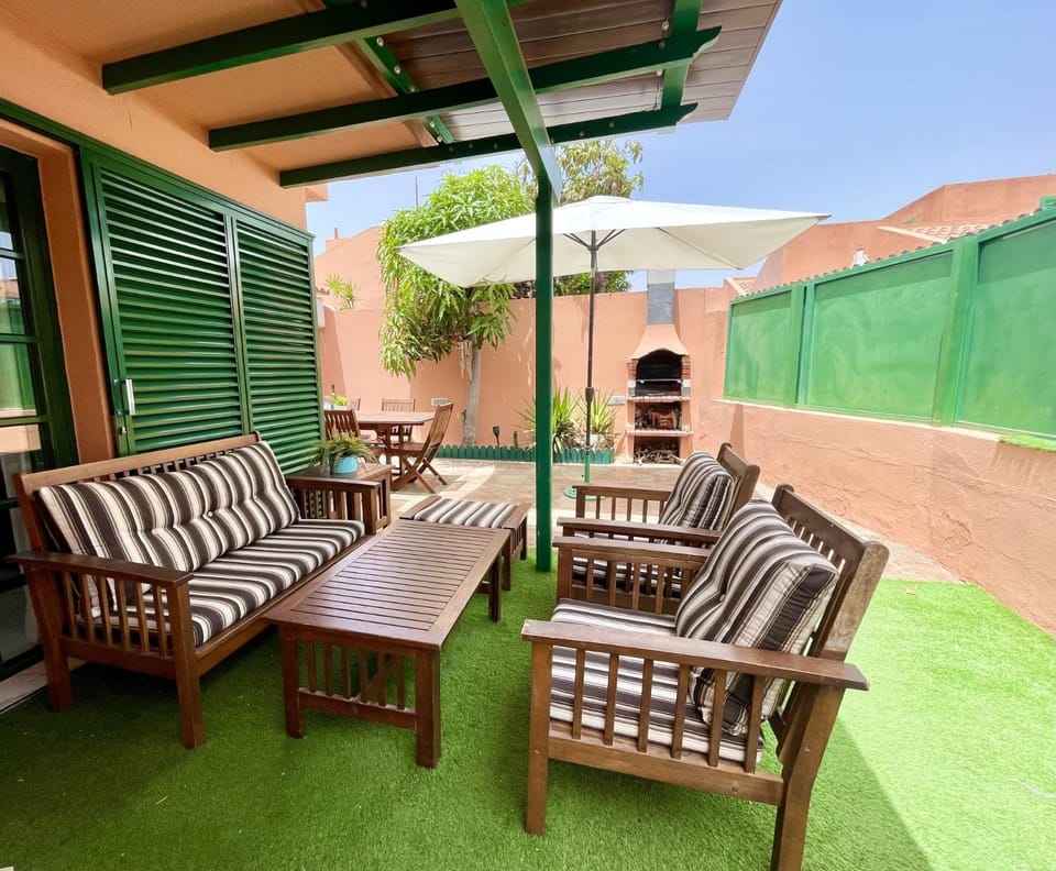 Patio, Day, Balcony/Terrace