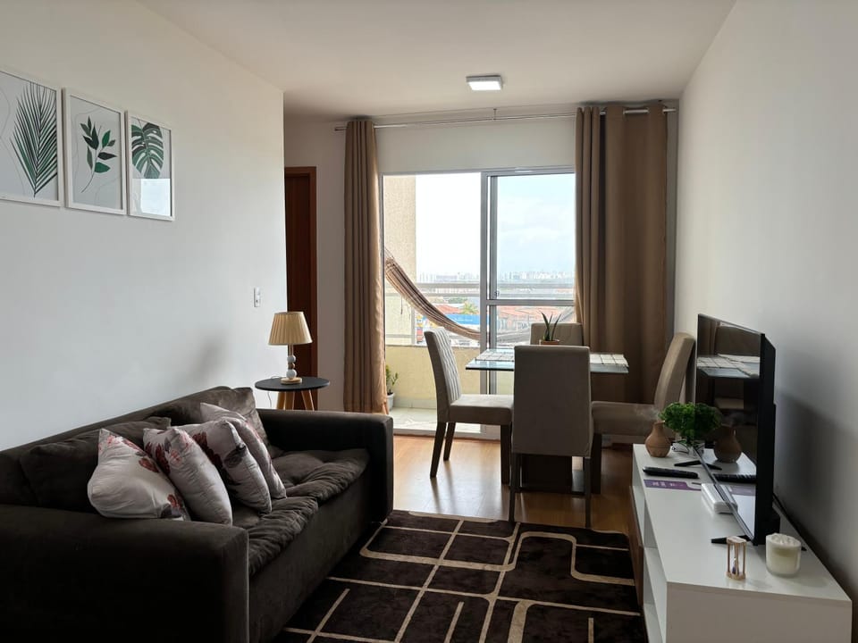 Apartamento com varanda 9 min da praia na Cohama Apartment in São Luís