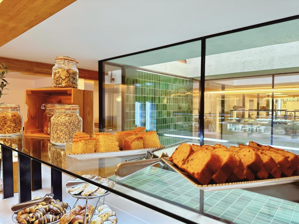Restaurant/places to eat, Food and drinks, Food, Buffet breakfast