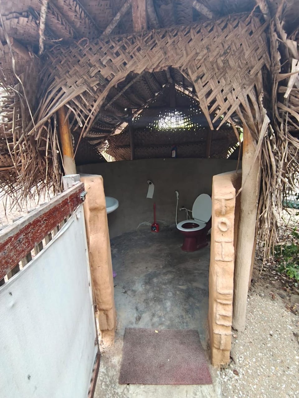 Nilana beach cabana Hotel in Sri Lanka
