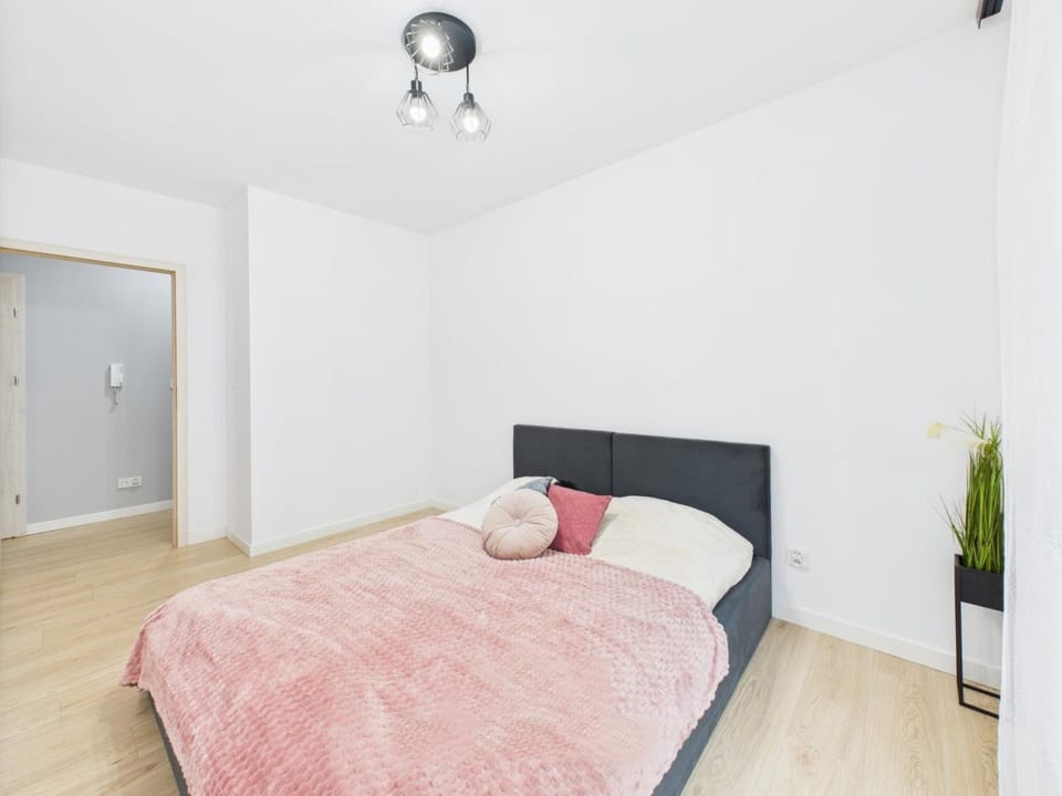 Ceglana 63A 68m2 - 3 Sypialnie - Self Check-in Apartment in Poland