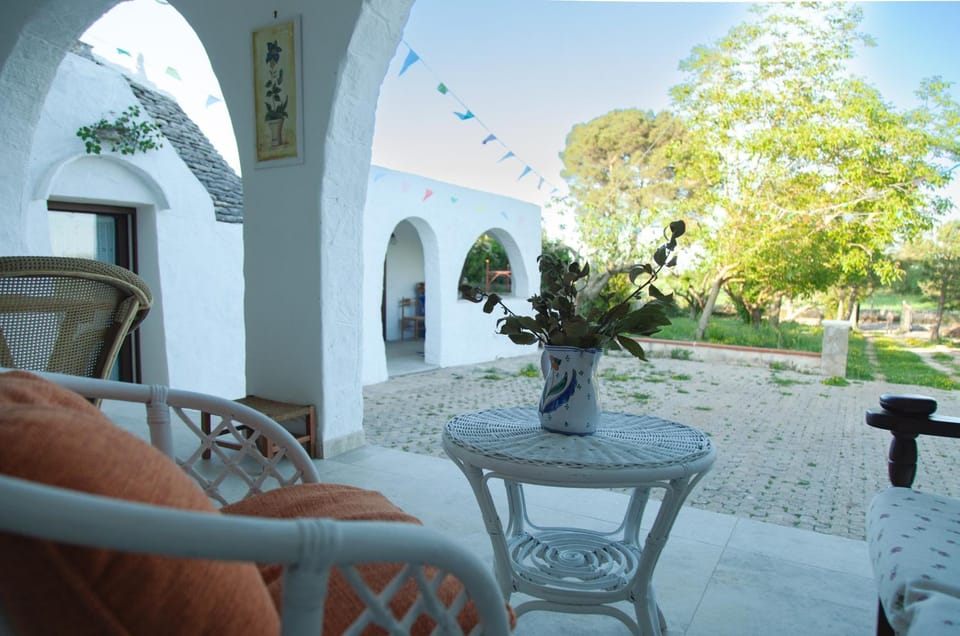 Patio, Dining area, Garden view