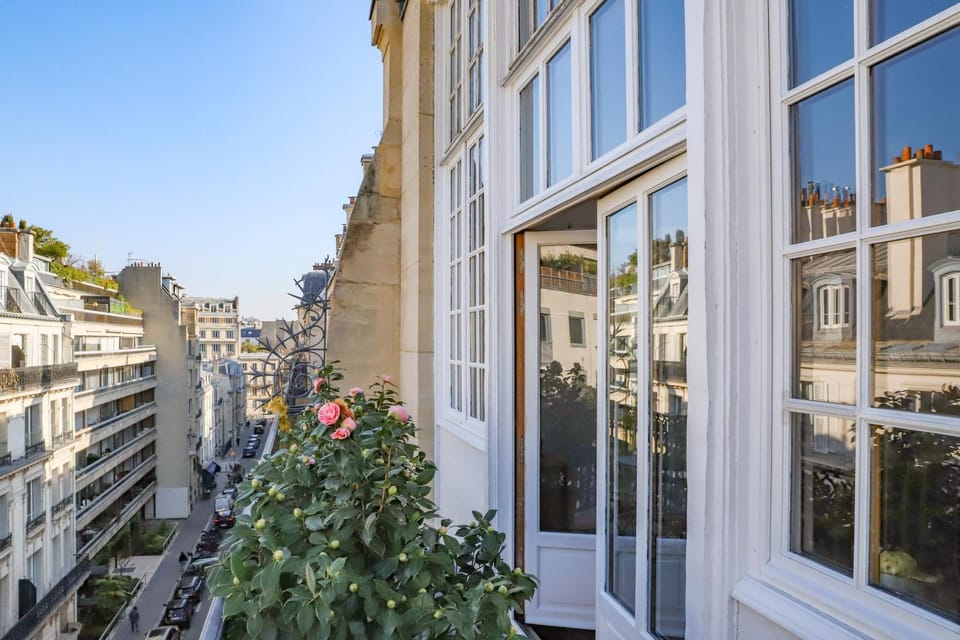 Property building, Balcony/Terrace