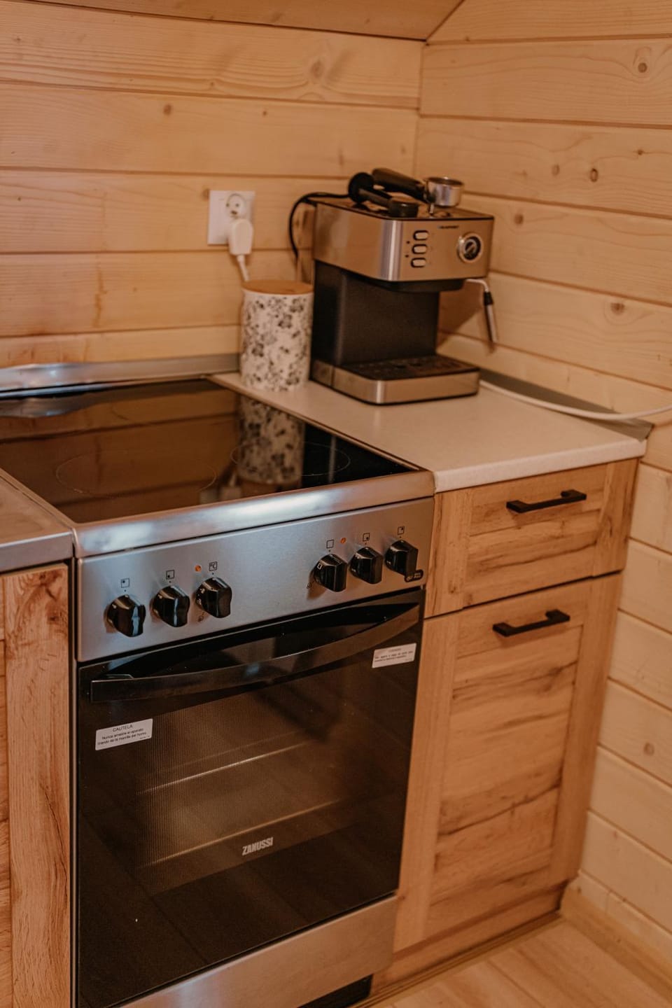 Coffee/tea facilities, Kitchen or kitchenette