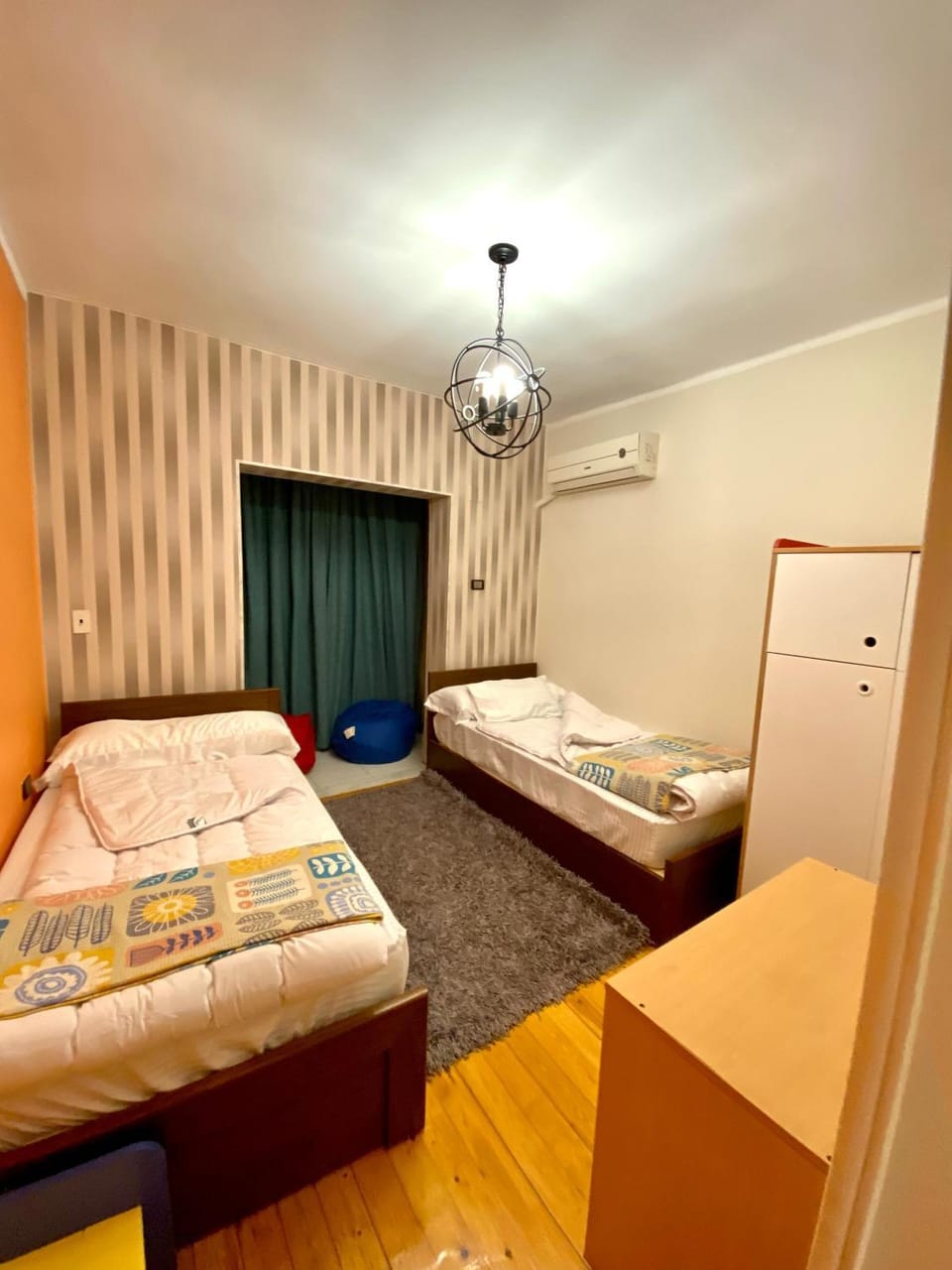 شقه فاخره بتصميم مودرن بغرفتي نوم في شارع شهاب المهندسين Apartment in Egypt
