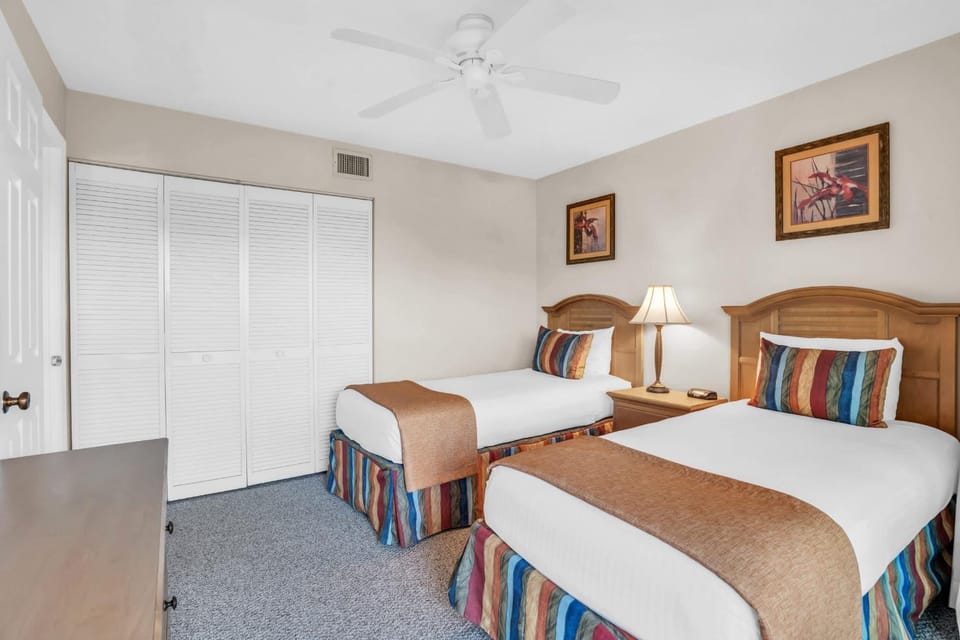 4th Floor Updated Condo House in Naples