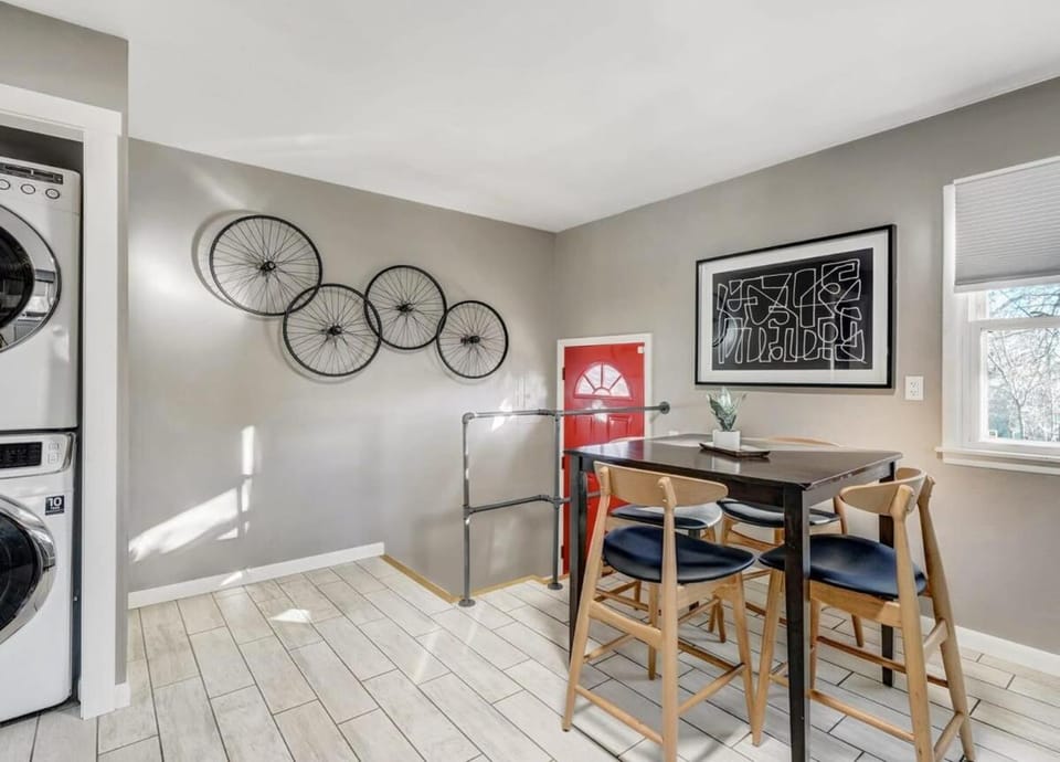 Blackstone Trails Downtown w BBQ & Fire Pit House in Colorado Springs
