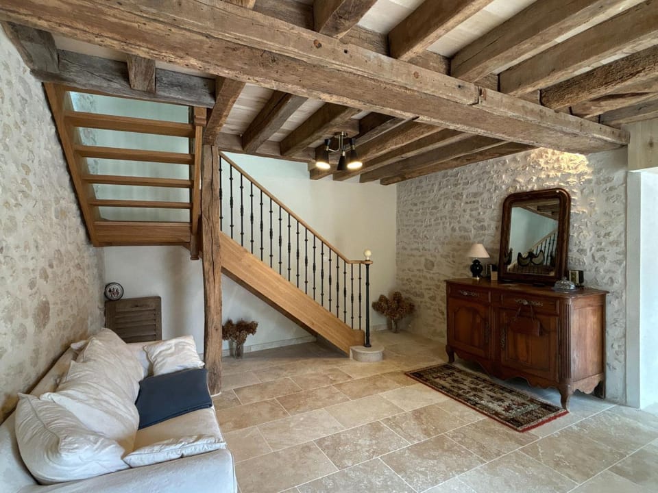 Maison familiale avec piscine privée chauffée, près de Pithiviers et Fontainebleau, à 1h30 de Paris - FR-1-590-438 House in Centre-Val de Loire