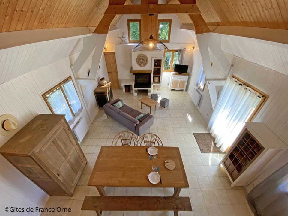 Chalet en bois cosy en forêt, idéal pour couple - FR-1-497-213 House in Normandy