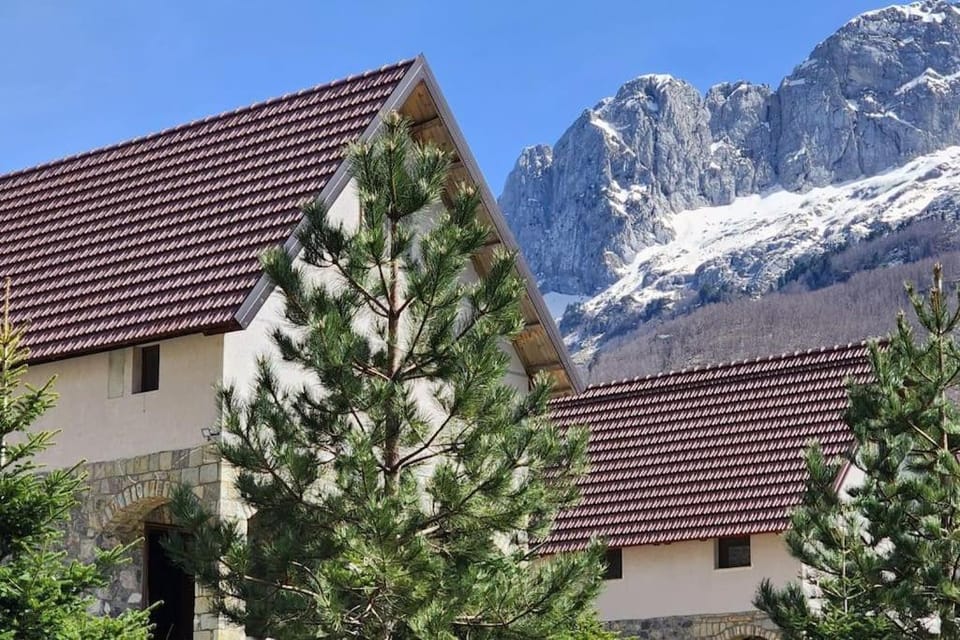 Property building, Spring, Day, Natural landscape, Winter, Mountain view