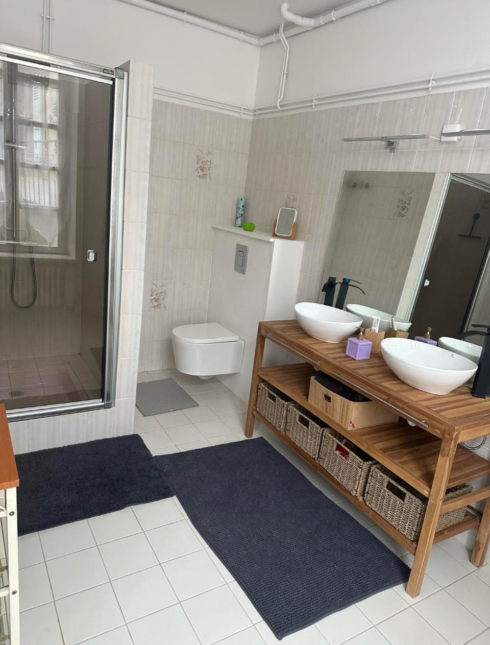 Shower, Toilet, Bathroom, towels