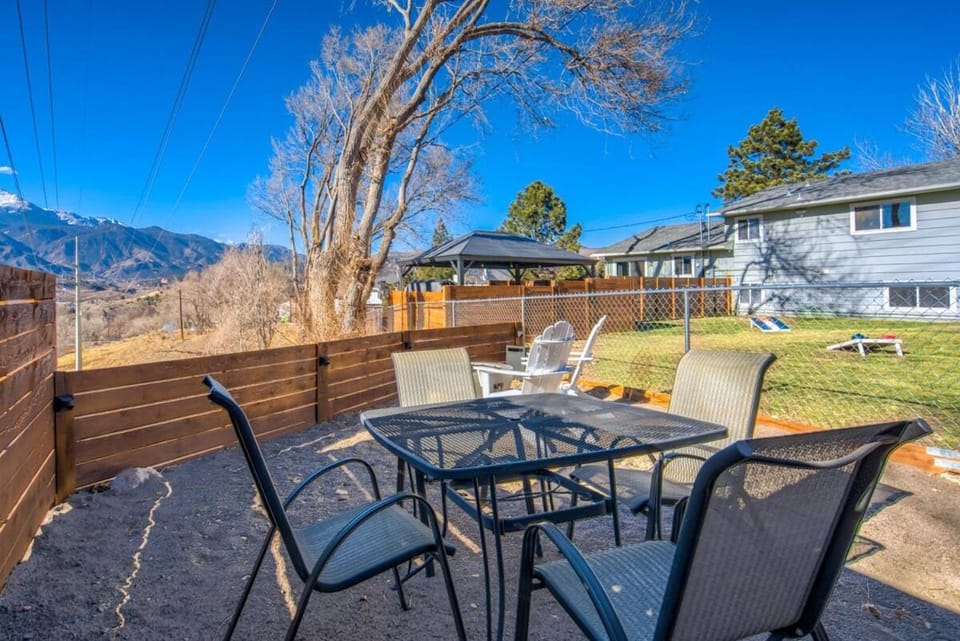 Kings Hideaway Stylish Apartment with Scenic View Apartment in Old Colorado City