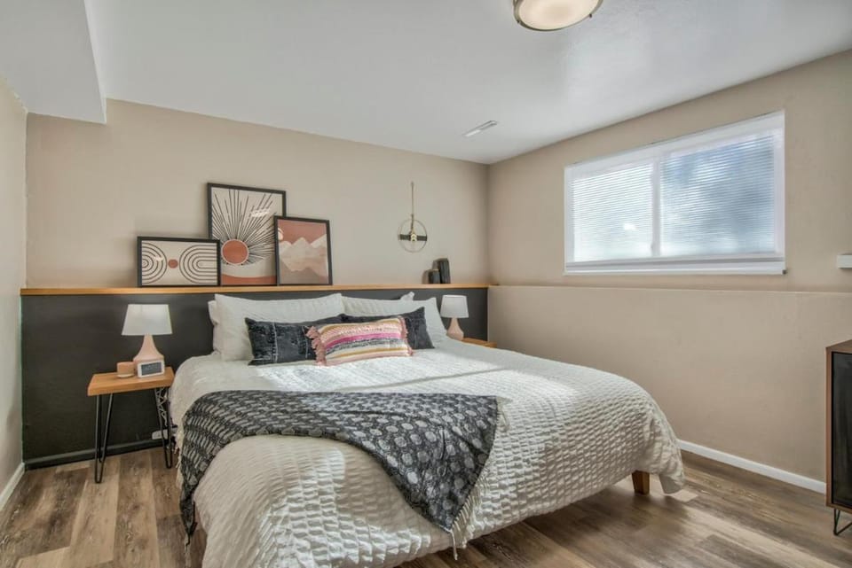 Kings Hideaway Stylish Apartment with Scenic View Apartment in Old Colorado City