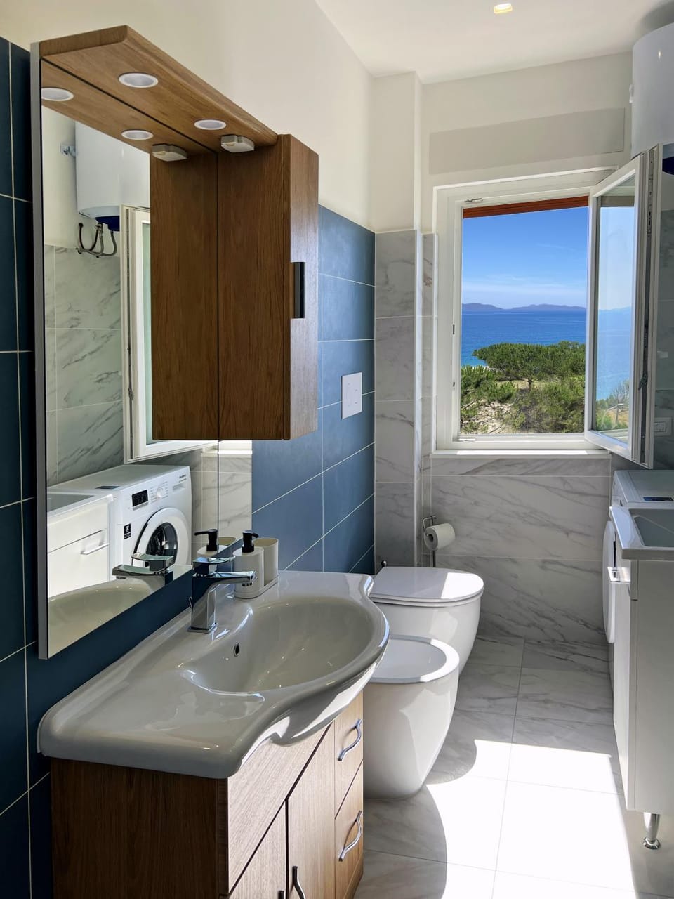 Bathroom, Sea view, washing machine