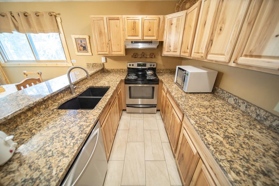 Flying Dutchman 1126 by SummitCove Lodging in Colorado House in Keystone