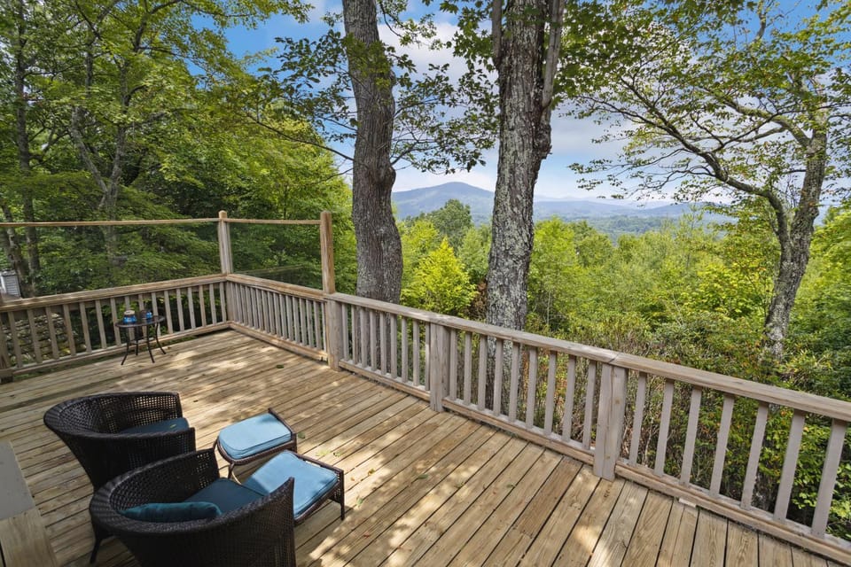Ridgeline Views House in Boone