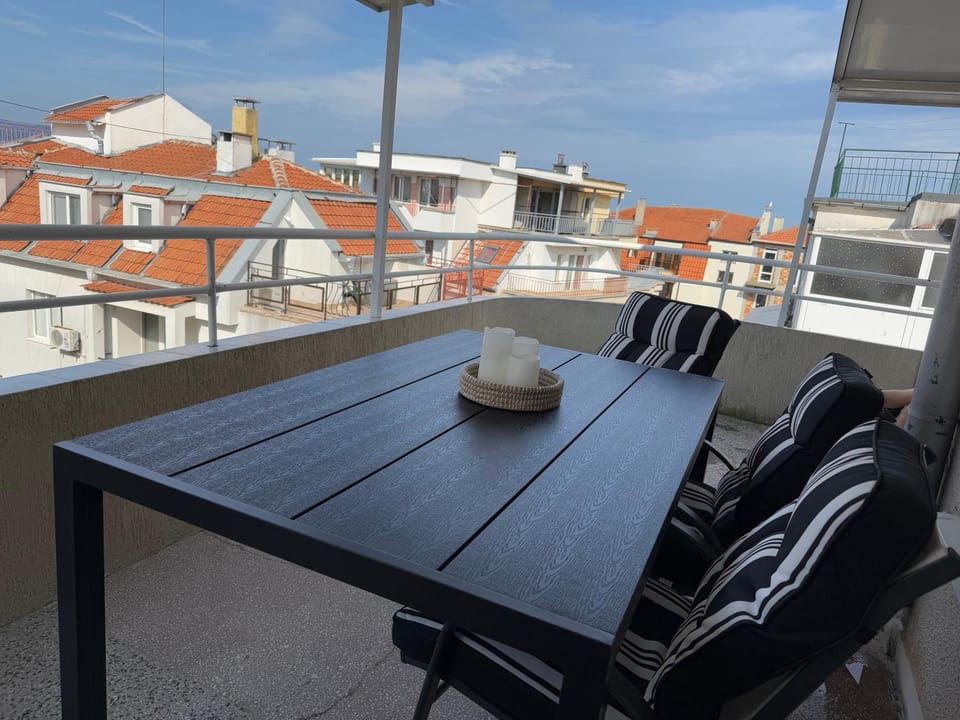 View (from property/room), Balcony/Terrace, Seating area